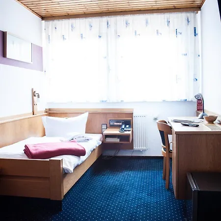 City Hotel Hanau 3*