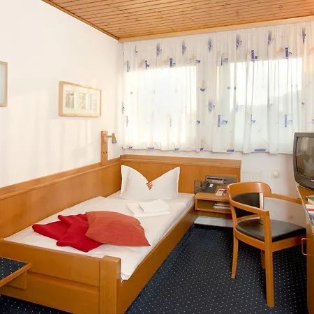 City Hotel Hanau 3*